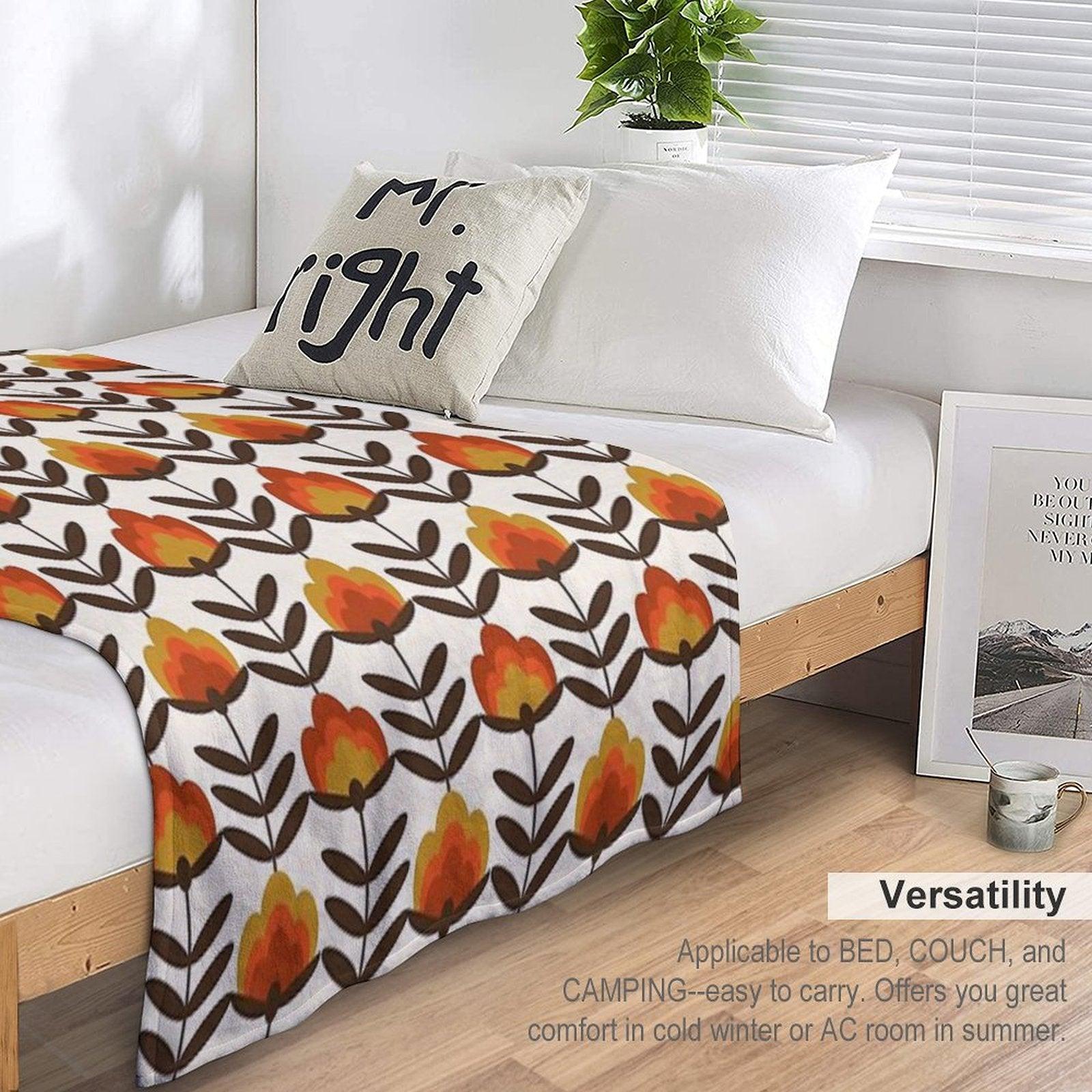 Boogie - Retro Florals Minimal Trendy 70s Style Throwback Flower Pattern Throw Blanket