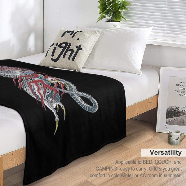 Kiryu Kazuma - Dragon of Dojima (Yakuza) Throw Blanket