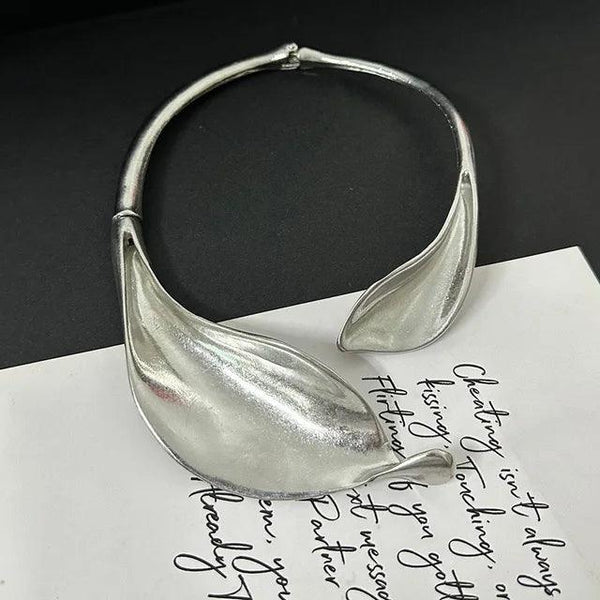 Metal leaf shaped flower bracelet bracelet