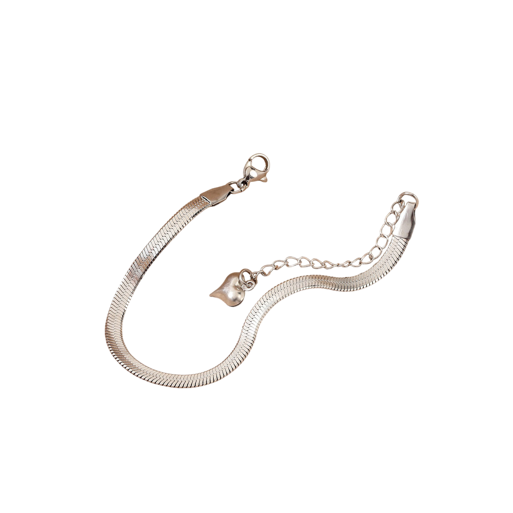 Simple and versatile blade chain bracelet for women with heart pendant bracelet