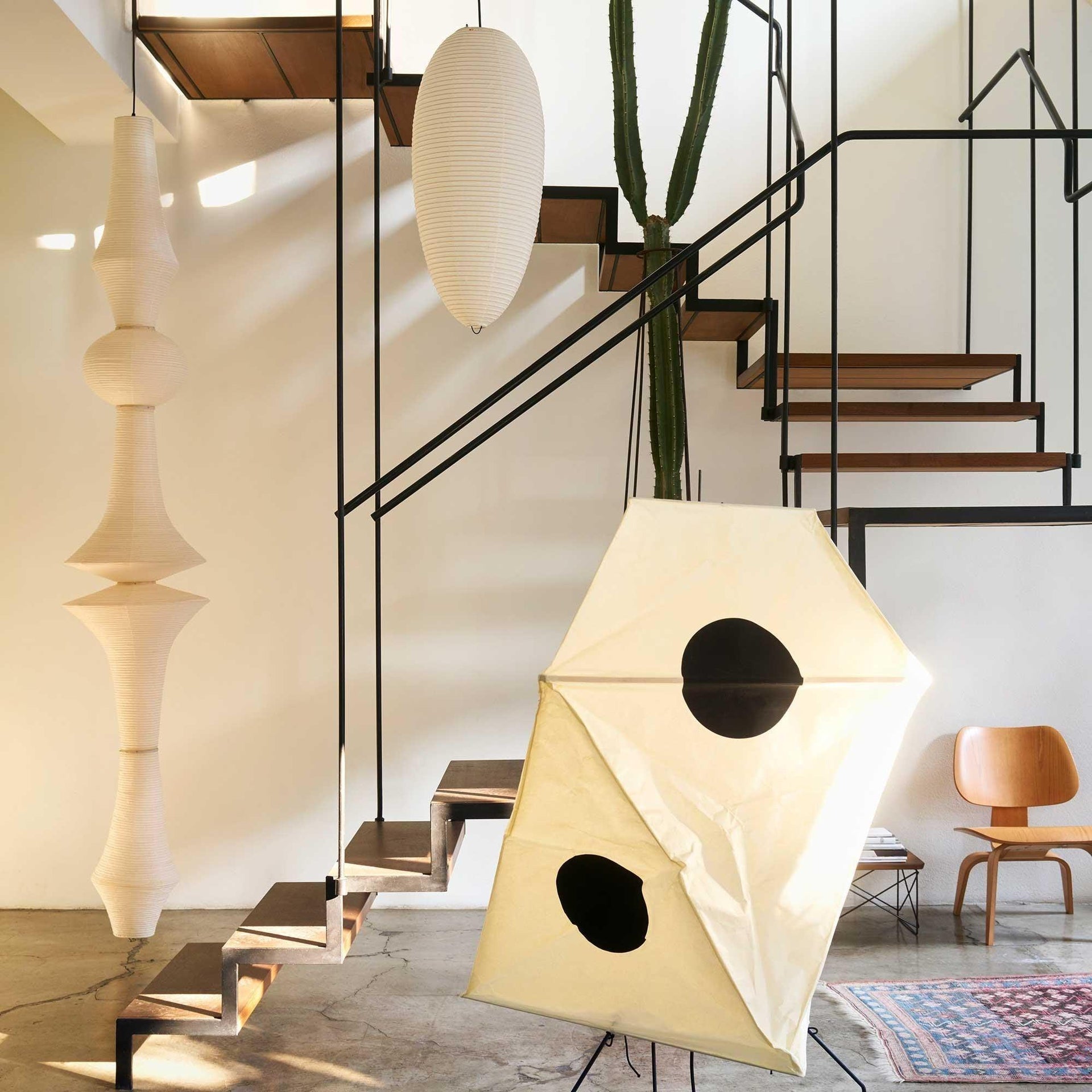 Akari E Pendant Light 12.2