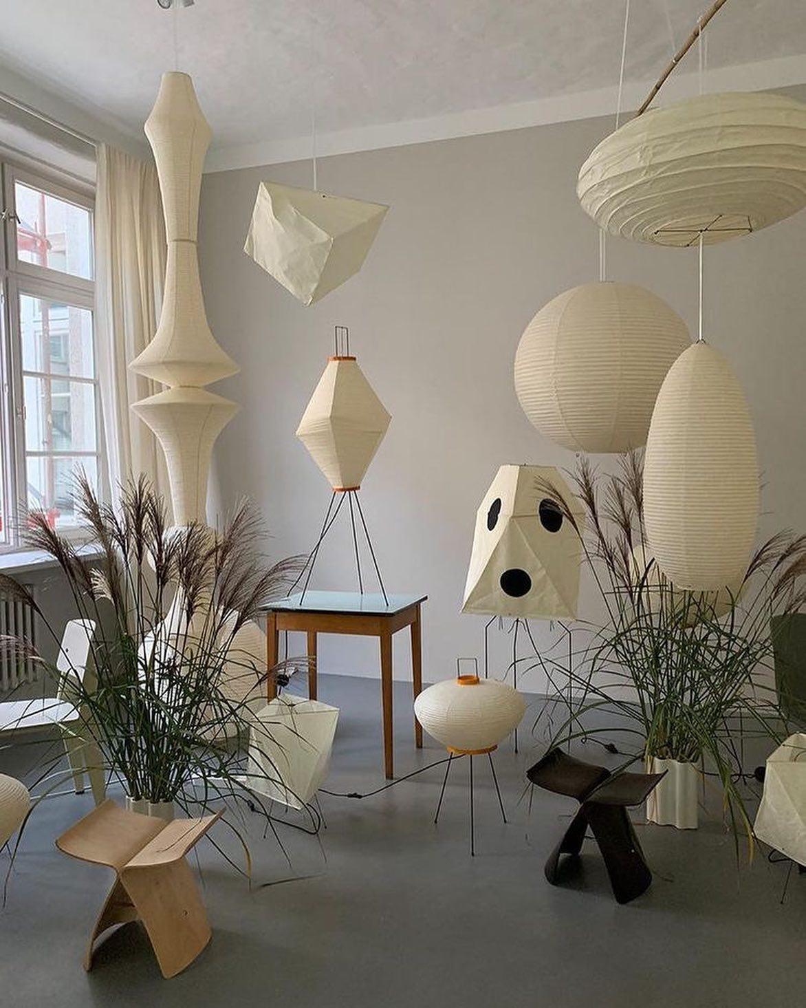 Akari E Pendant Light 12.2