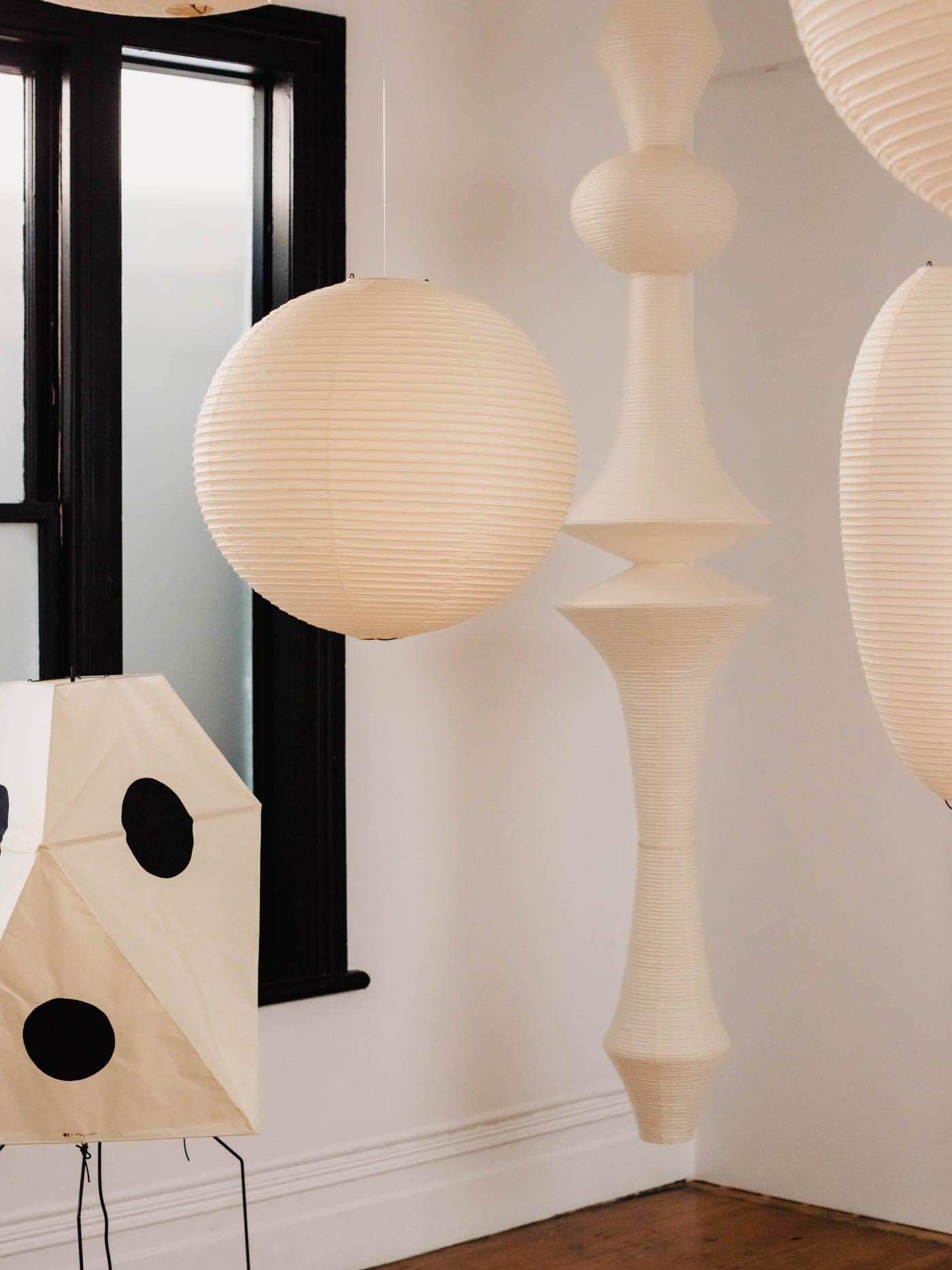 Akari E Pendant Light 12.2