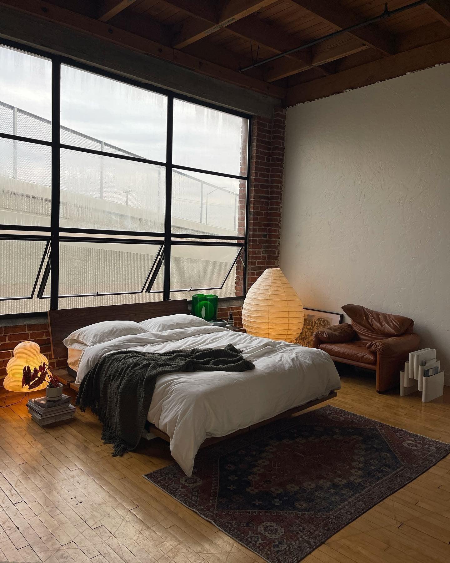 Akari Table Lamp 10.2