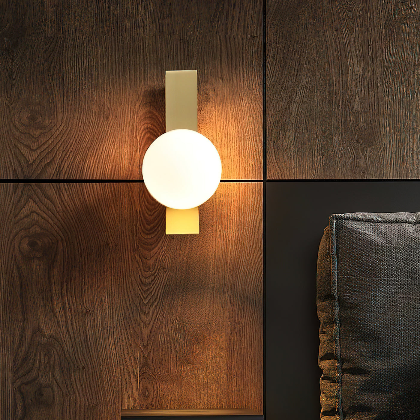 Aley Wall Lamp