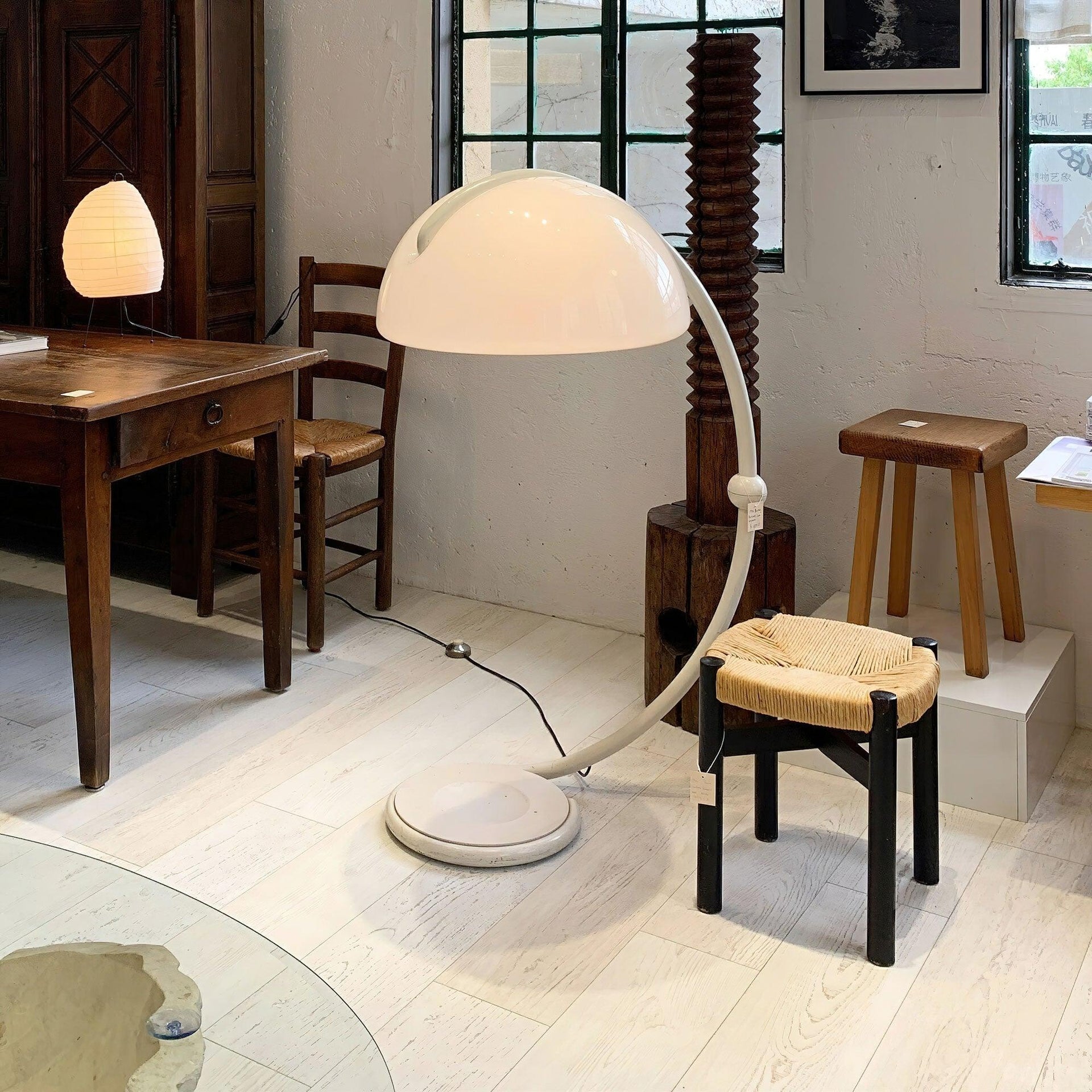 Arc Glow Floor Lamp 30.9
