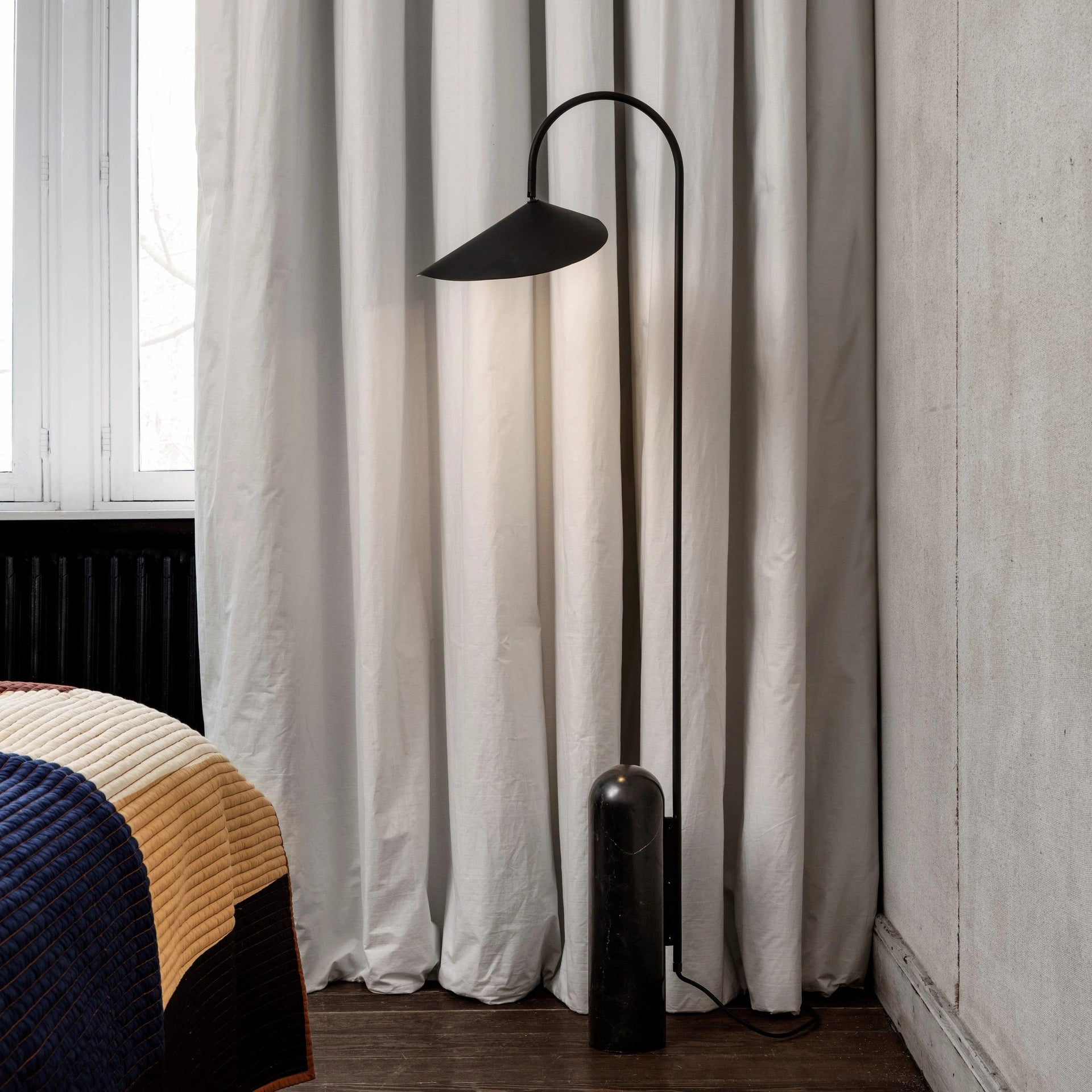 Arum Floor Lamp 16.9