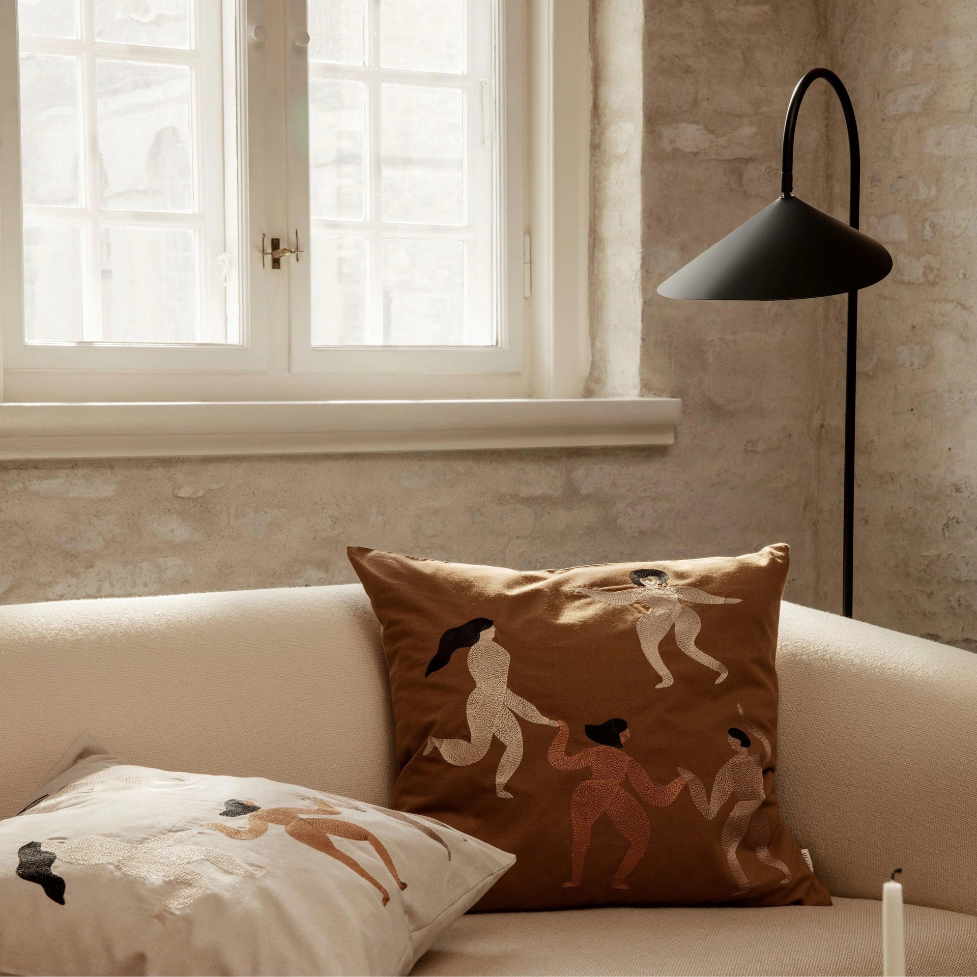 Arum Floor Lamp 16.9