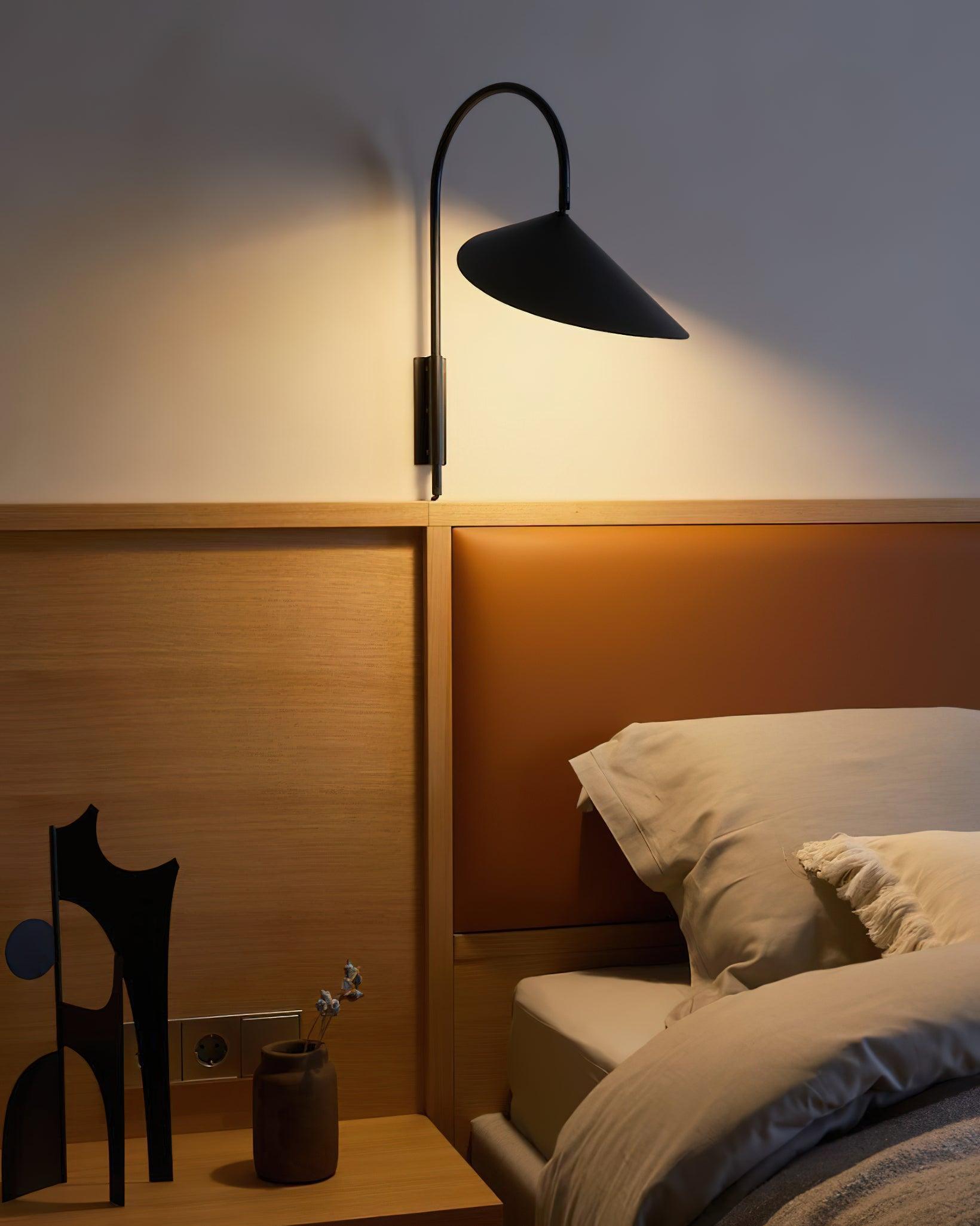 Arum Wall Lamp