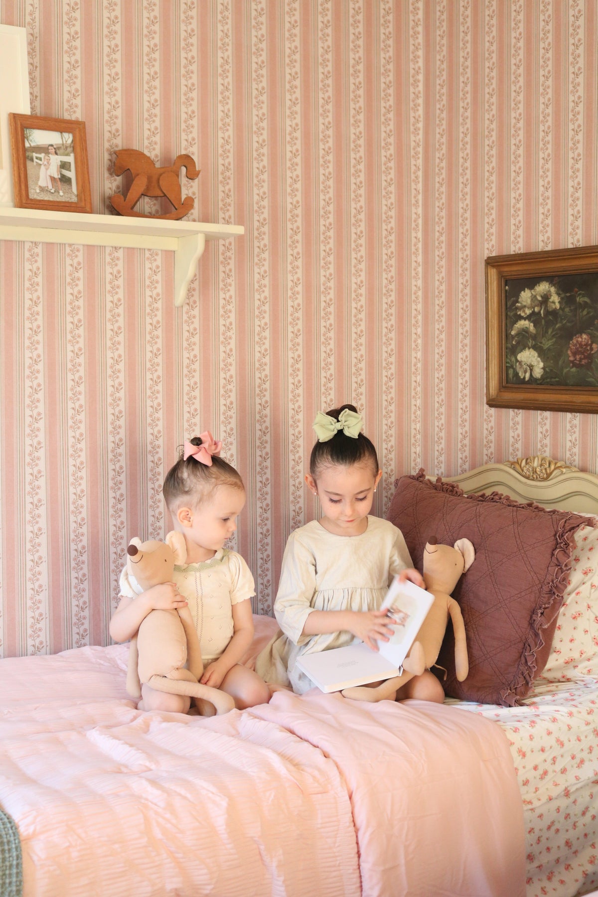 Auggie Wallpaper by Bloomery Decor