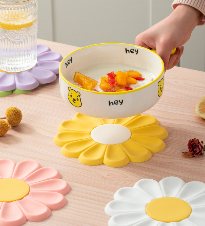 Creative Daisy Flower Household Oil and Heat Resistant Small Fresh Japanese and Korean Bowl and Plate Mats