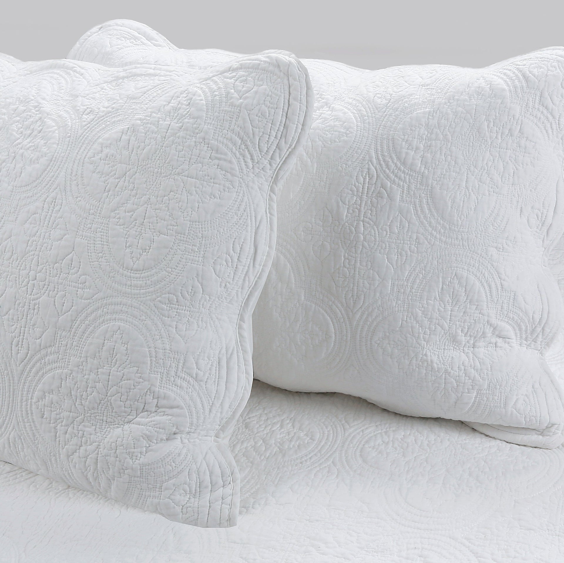 Serenity White Victorian Scalloped Medallion Floral Pure Solid Cotton Reversible Quilt Bedding Set