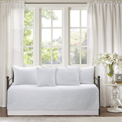 Solid White Chic Brocade Matelassé Medallion Floral 6-Piece Daybed Quilt Bedding Set