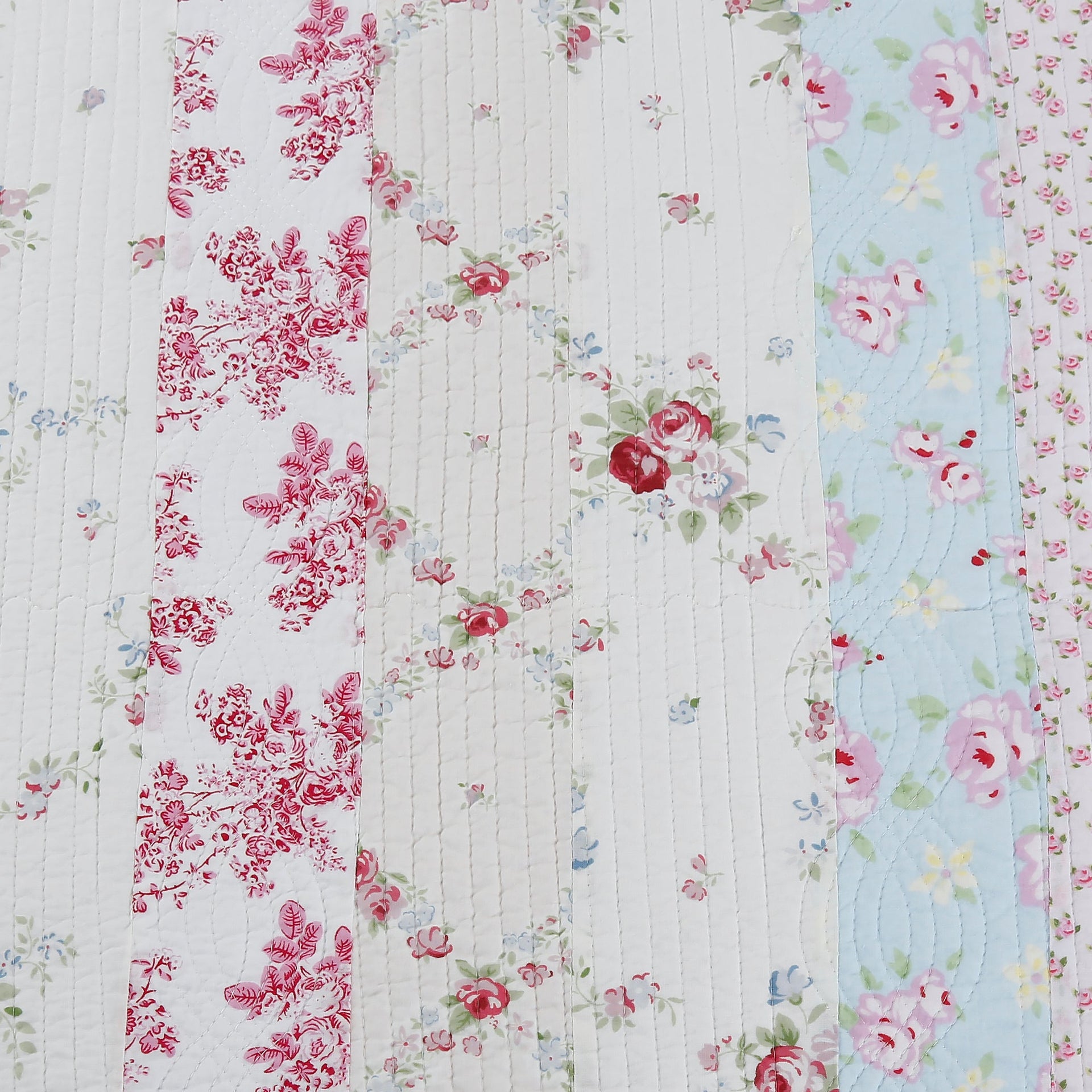 Wild Rose Enchantment Floral Bloom Garden Stripe Real Patchwork Reversible Quilt Bedding Set