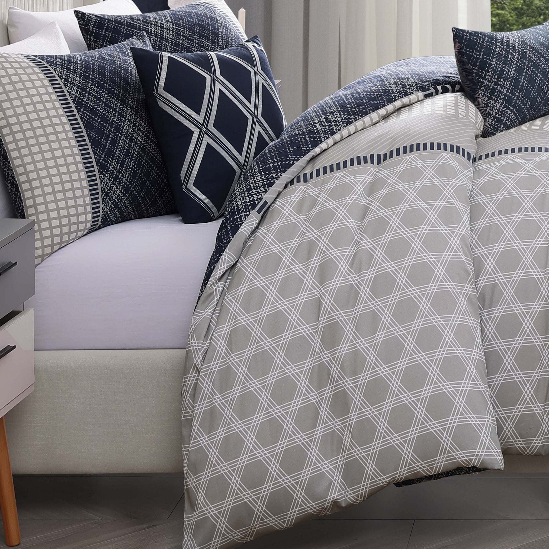 Bebejan Vertigeo 5 Piece Reversible Comforter Set