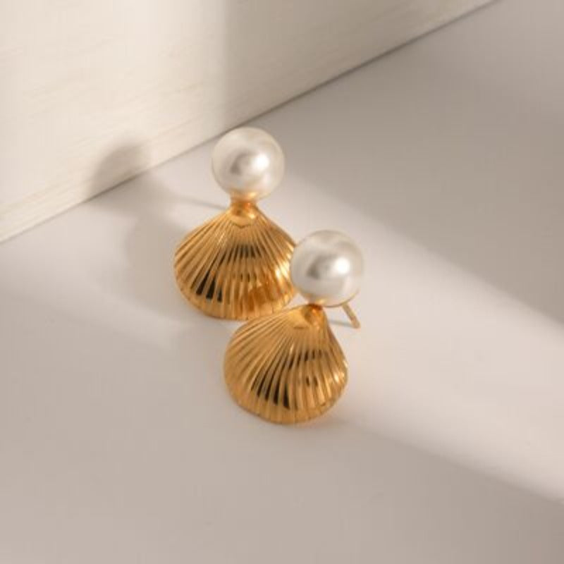 Pearl & Shell Shape Stud Earrings