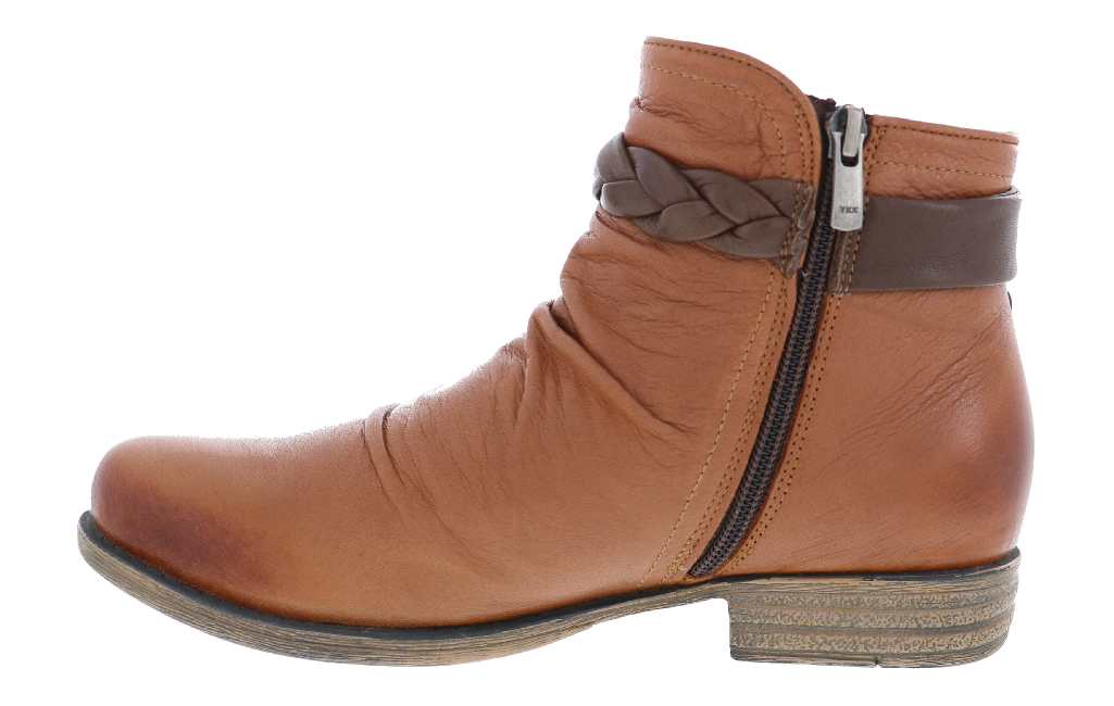 Evelyn Boots