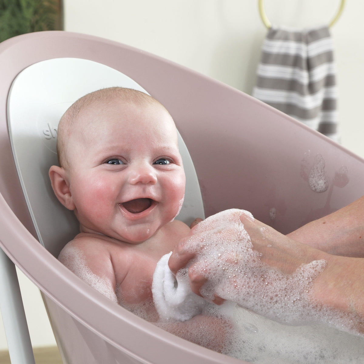 Shnuggle Newborn Bundle: Baby Bath & Accessories Bundle - 5-Piece Set | Cozy Support, Easy Cleanup & Sensory Fun