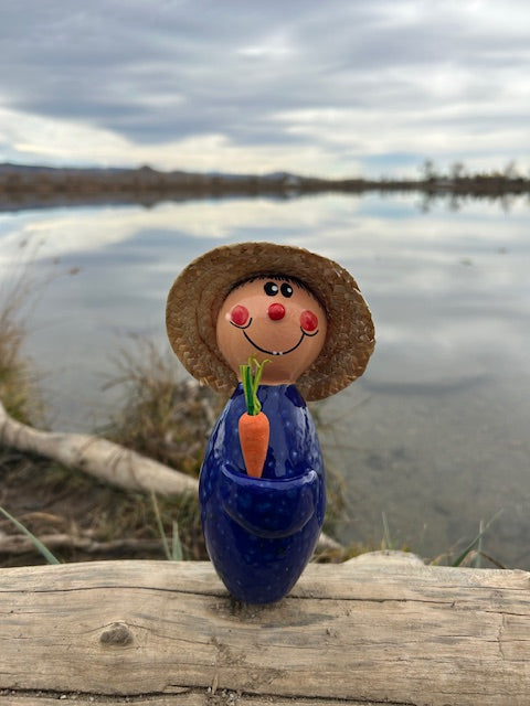 7 inch Gardeners with Straw Hats