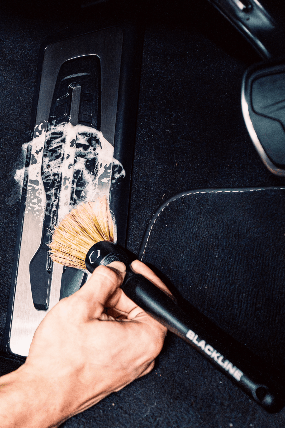 BLACKLINE® BOAR'S HAIR BRUSH SET