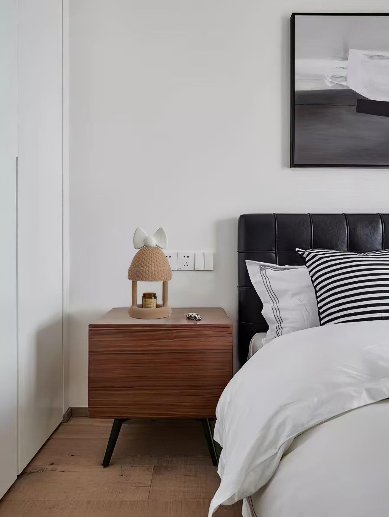 Bow Tie Hat Table Lamp 6.9