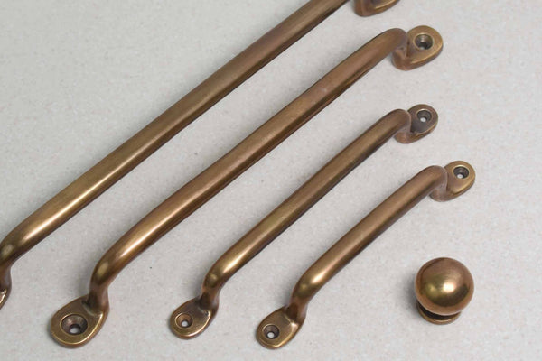 Serene Cabinet Pulls | Antique Brass Unlacquered