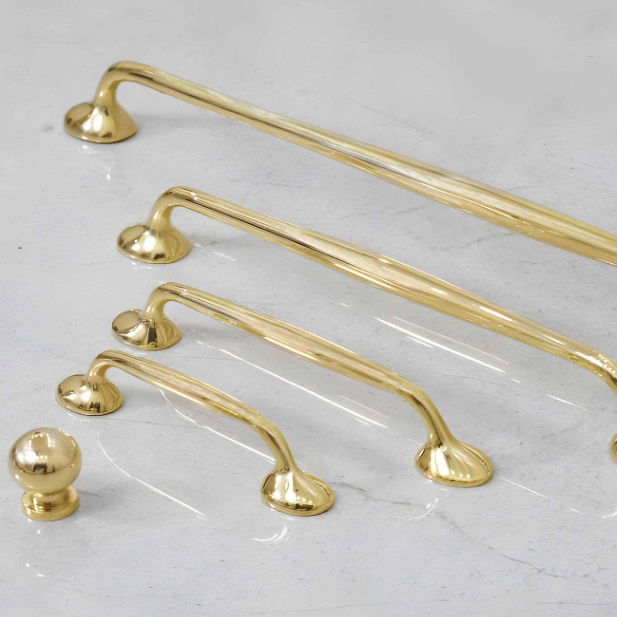 Richmond Cabinet Pulls - Lacquered Brass Polished