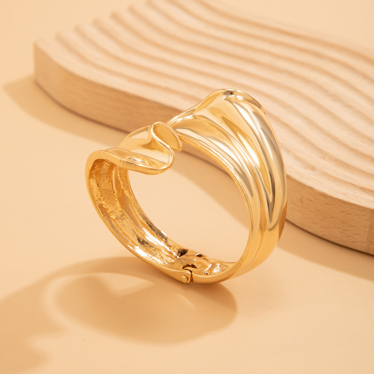 Punk style exaggerated irregular folds personalized winding fish tail bracelet Bracelet