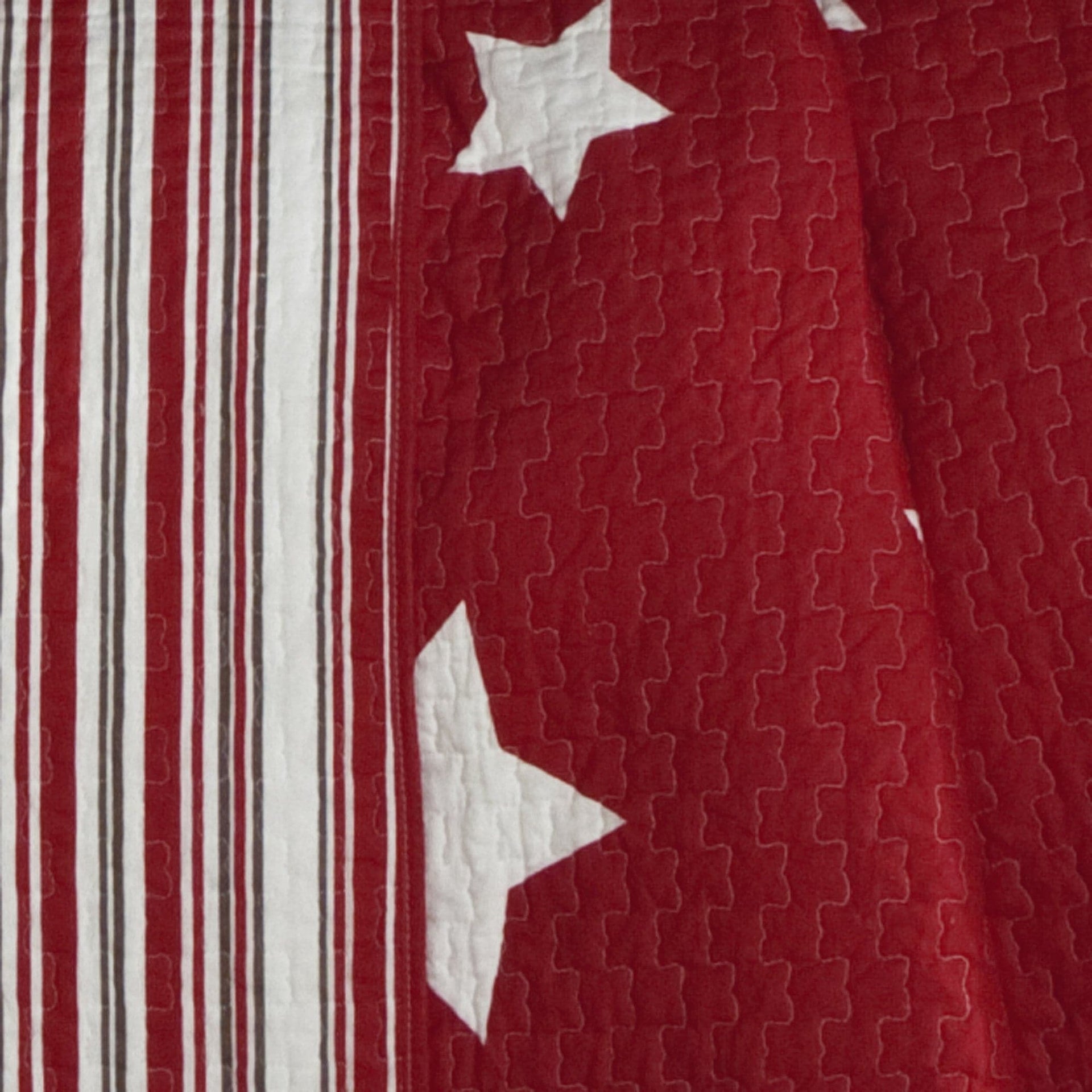 Star Reviersible 2 Piece Quilt Set Twin Size