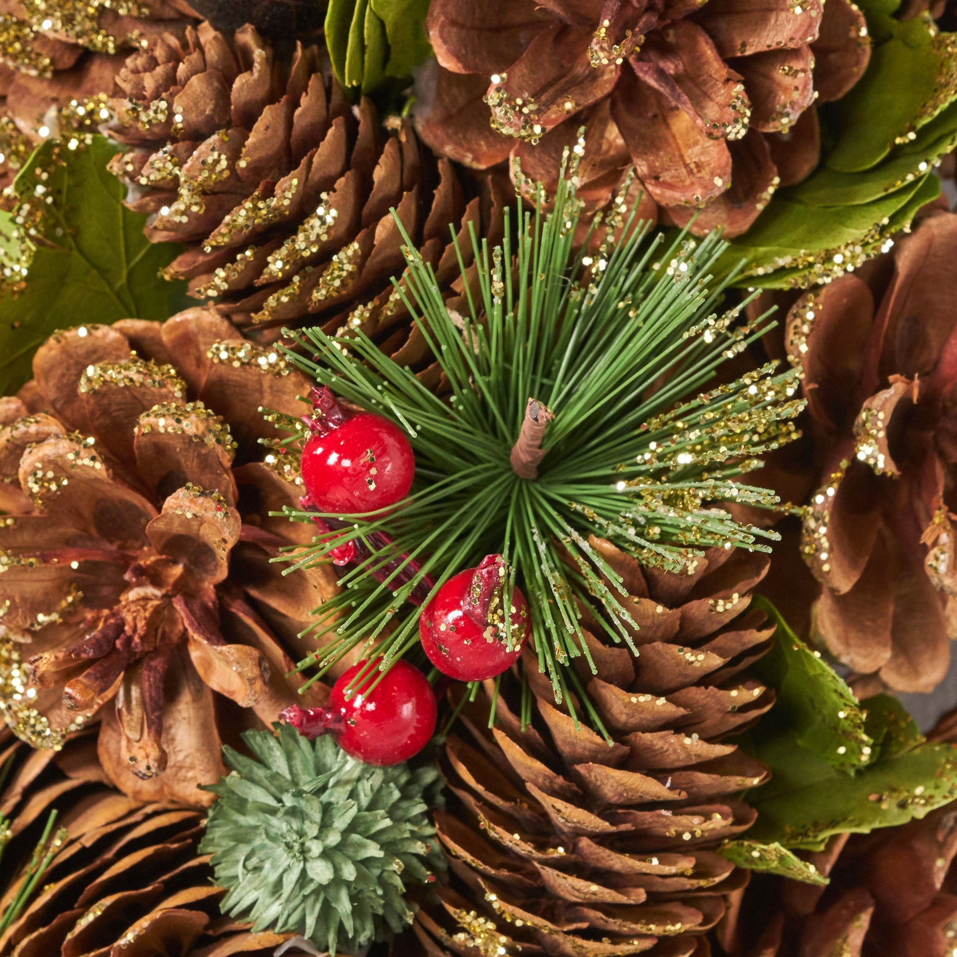 *CLEARANCE SALE* 18.5'' PINE CONE WREATH V.I.P Digital Presence