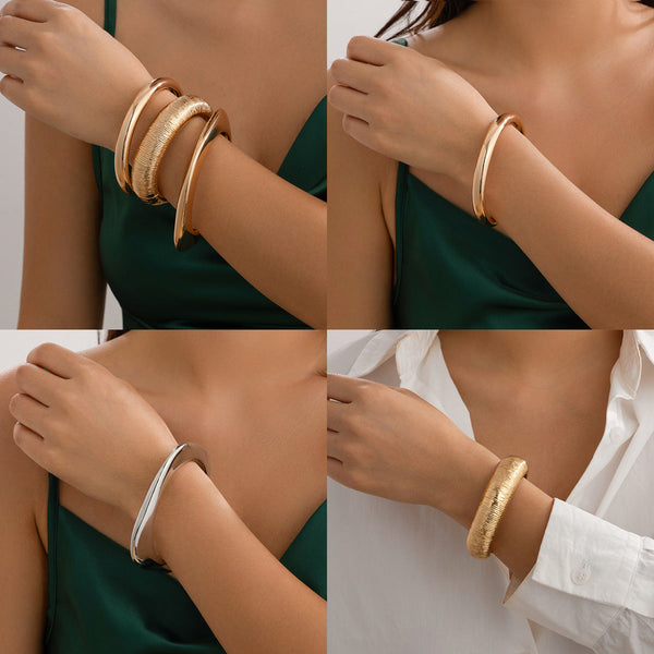 Design sense: Geometric square smooth circular ring bracelet, niche hollow alloy bracelet