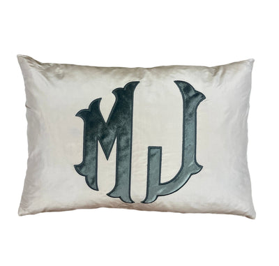 Knightsbridge Pillow Appliqué