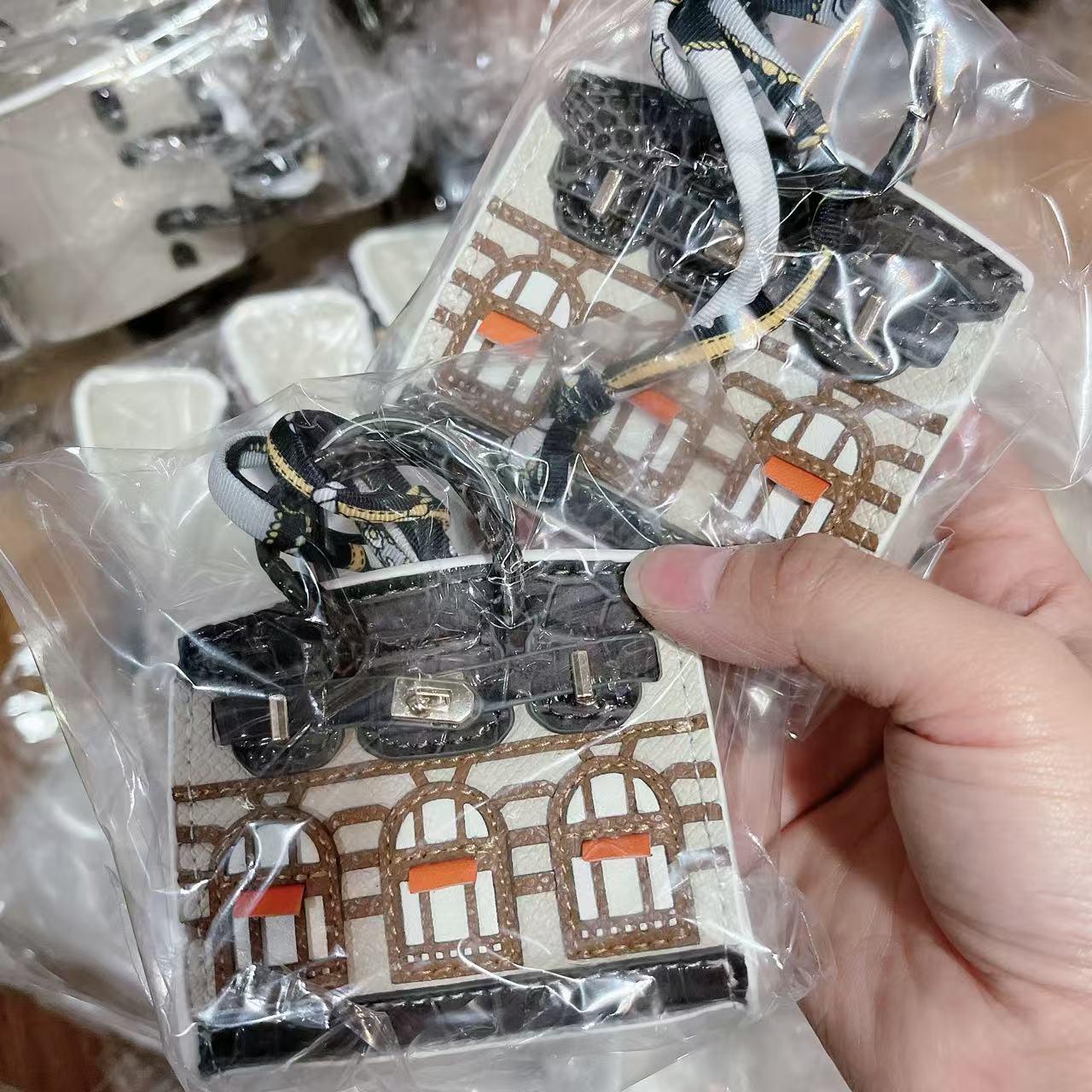 Small house bag mini window pendant headphone bag lipstick car key backpack backpack decoration