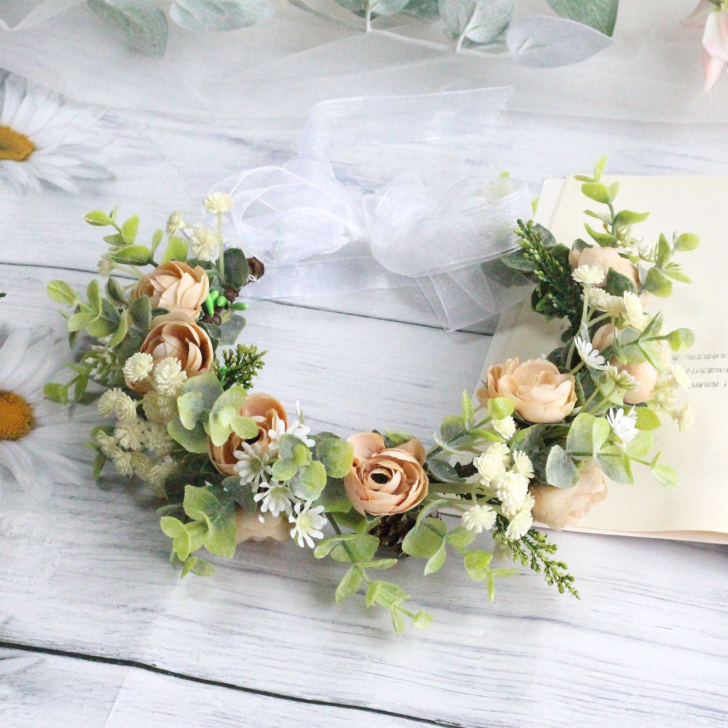 Forest style curled edge rose headband, simulated starry sky, eucalyptus wreath, bride's wedding dress, photography, headwear