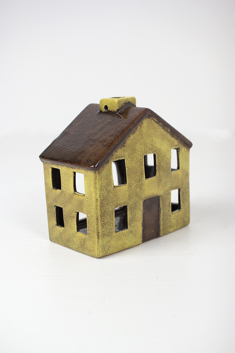 SET OF SIX CERAMIC VILLAGE - ONE EACH DESIGN