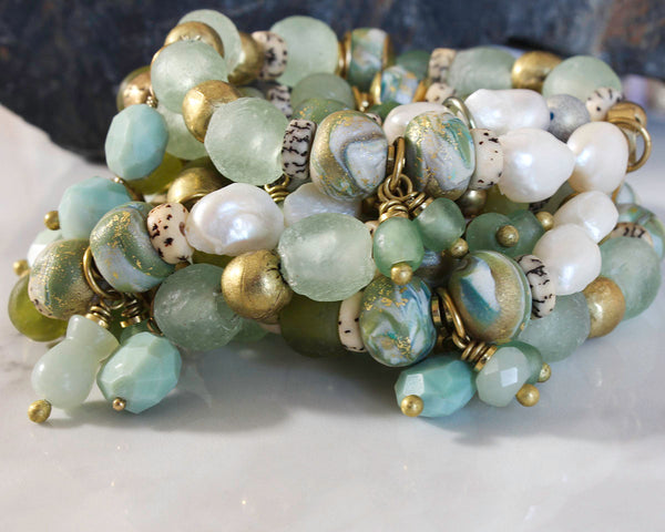 BOHO STRETCH BRACELET WITH RECYCLED GLASS BEADS - GREEN