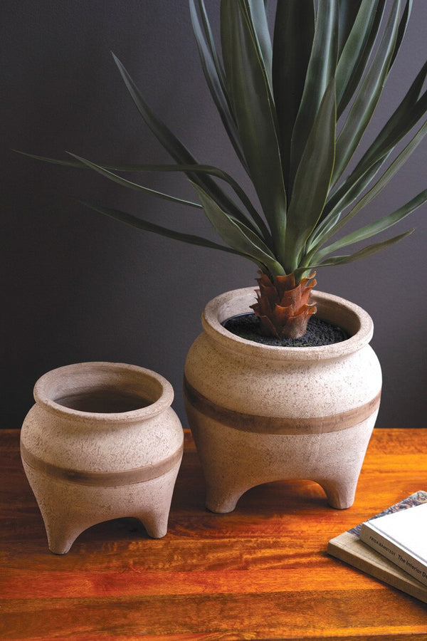 SET OF TWO TERRACOTTA PLANTERS WITH HORIZONTAL BROWN STRIPE