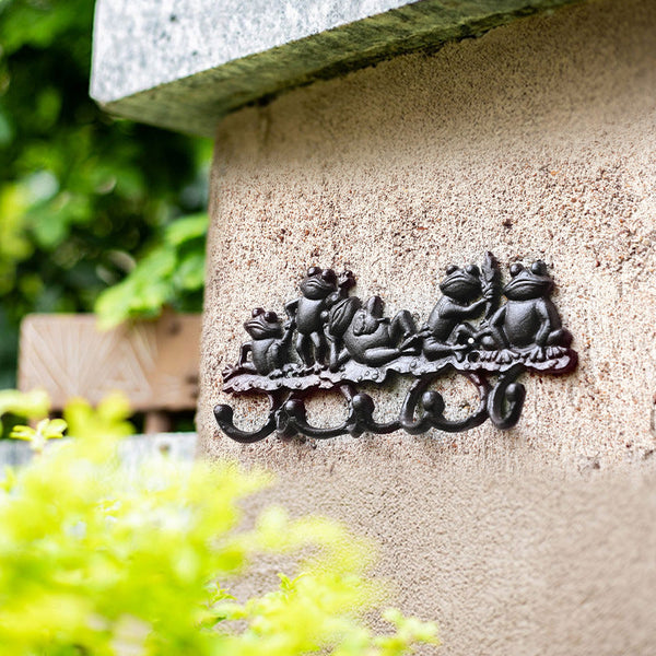 Cast Iron Frog Family Wall Hook Rack VagabondVintage