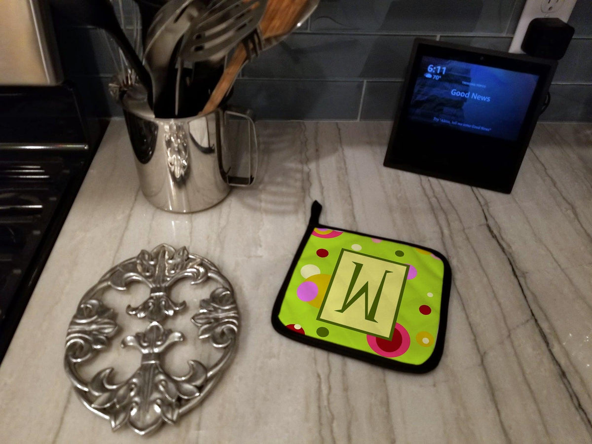 Letter W Monogram - Lime Green Pot Holder Set of 2 Heat Resistant Quilted Hot Pads 7.5 x 7.5 Inch, Insulated Kitchen Trivets for Cooking & Baking