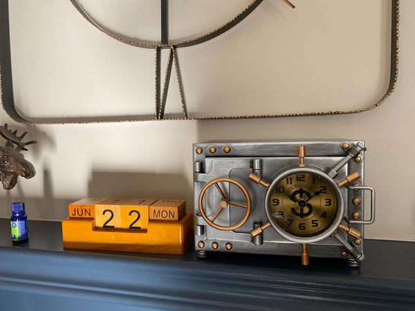Table clock with Piggy Bank - Gifts for You 'n Me
