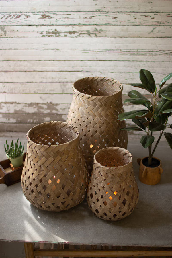 SET OF THREE WOVEN BASKET LANTERNS WITH GLASS