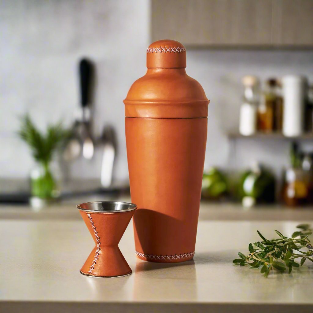 Coctelera | Leather Cocktail Shaker + Jigger