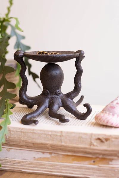 CAST IRON OCTOPUS HOLDING A SHELL TRAY