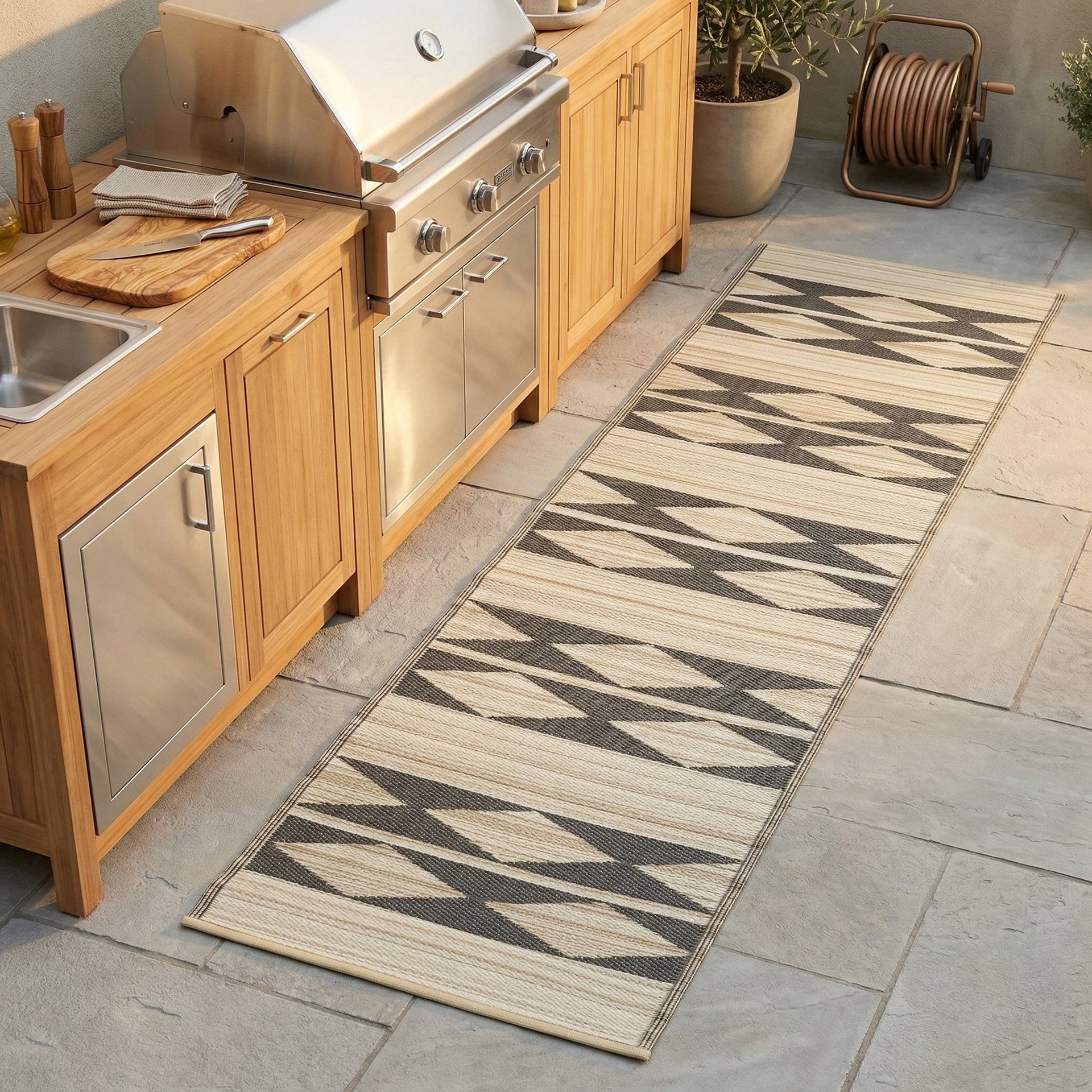 Cairo - Natural & Black Outdoor Rug for Patio