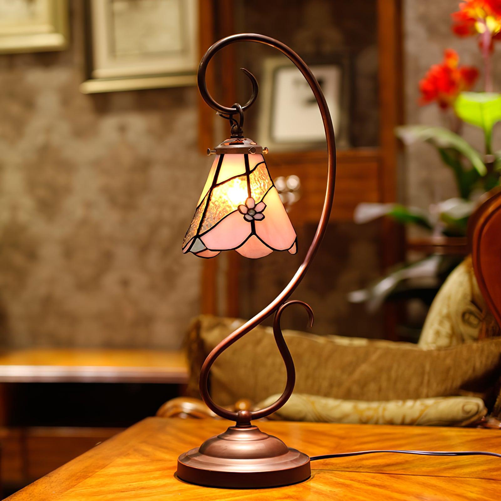 Cal Lighting Cotulla Tiffany Table Lamp 9.8