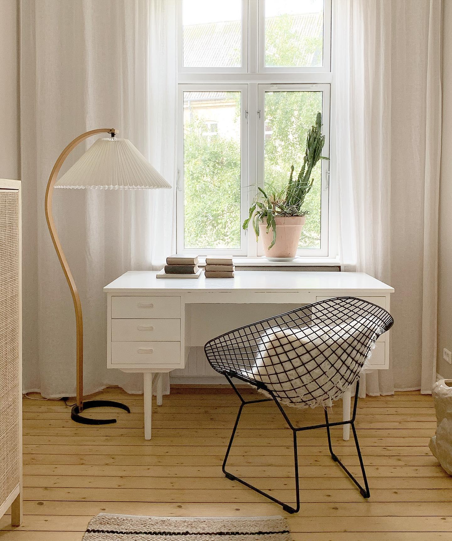 Caprani Floor Lamp 28.4