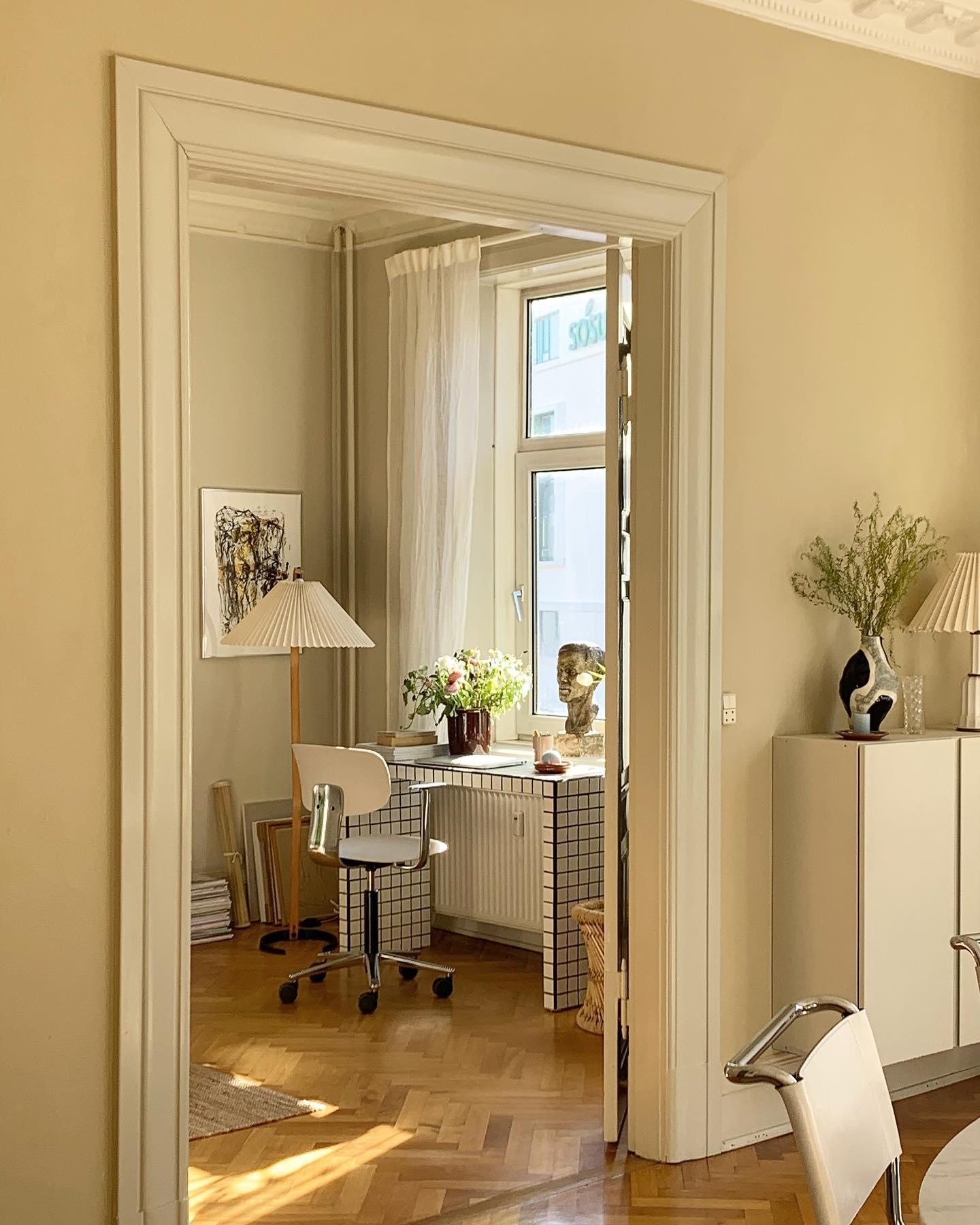 Caprani Floor Lamp 28.4