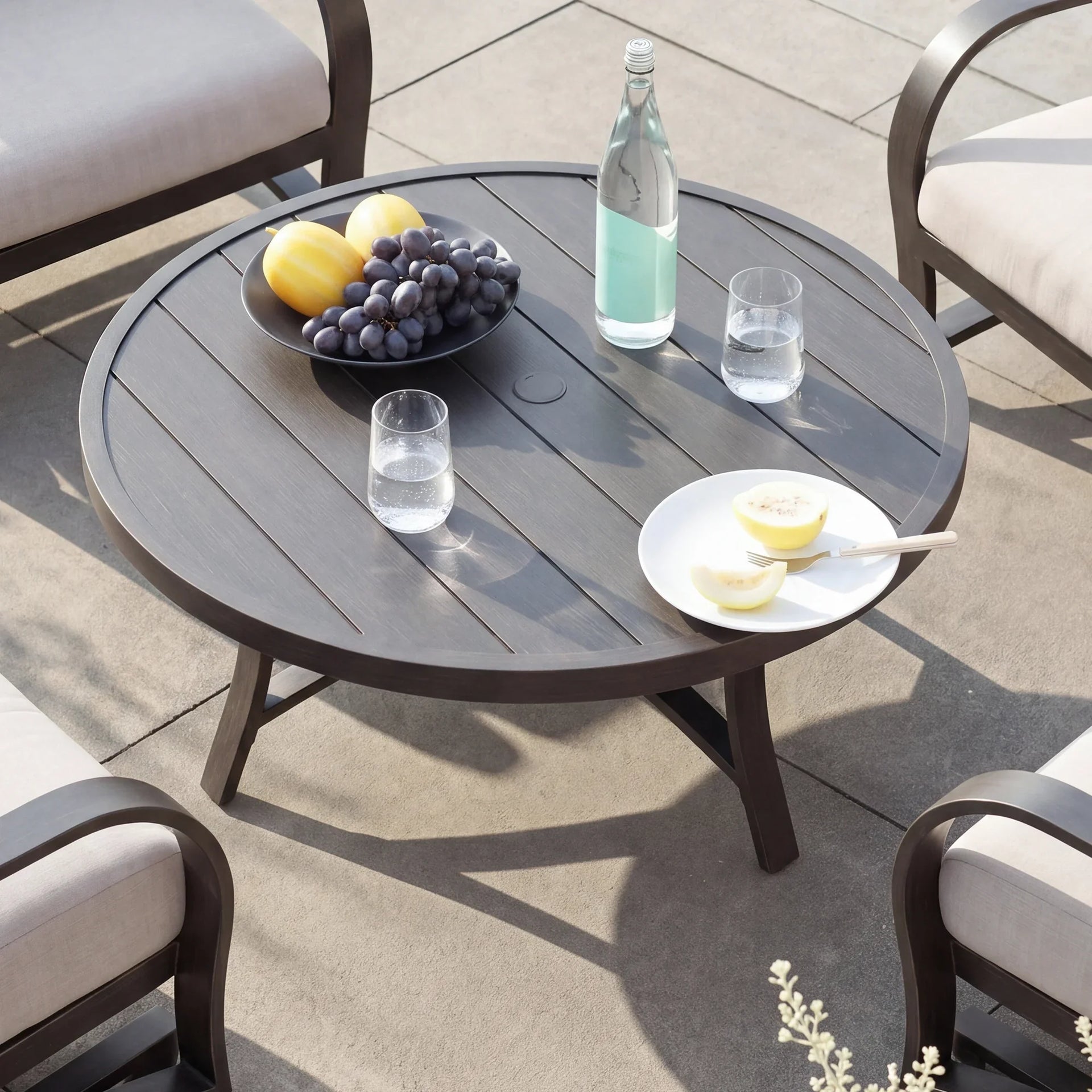 Chamber Patio Aluminum Round 45