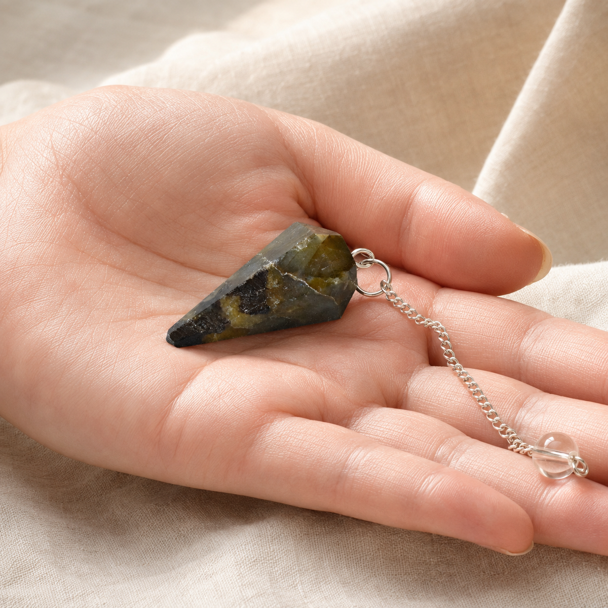 Labradorite Pendulum (Synchronicity and Protection)