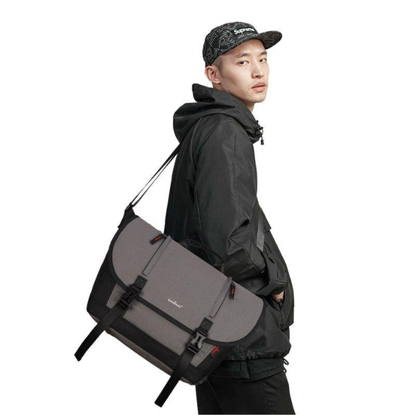 Classic Messenger Bag